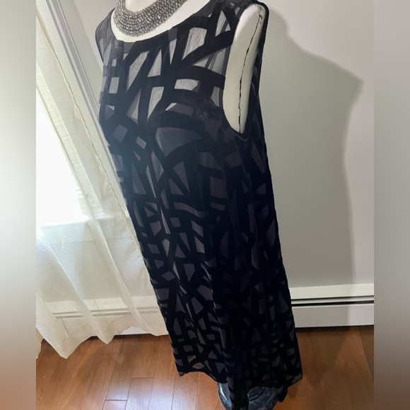 Barely worn Eileen Fisher dress with under slip - Picture 6 of 7